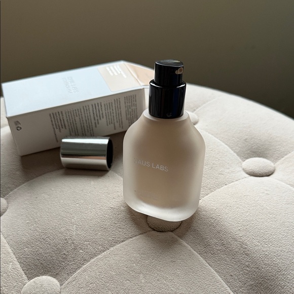 Haus Labs By Lady Gaga Foundation - 040 Fair Neutral - Picture 3 of 3